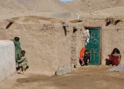 “Hanya roti dan teh”: WFP mengatakan pemotongan bantuan ke Afghanistan membuat jutaan orang kelaparan musim dingin ini