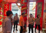 Kapolres Pelabuhan Makassar, AKBP Restu memantau langsung Klenteng dan Vihara Jelang Ibadah Imlek 2576