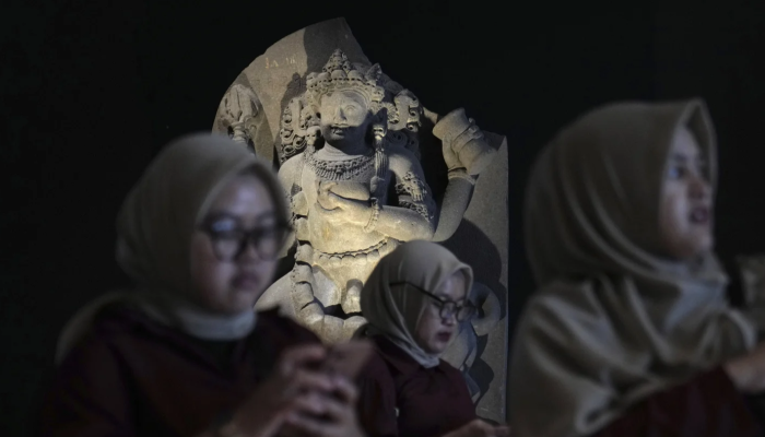 Indonesia memamerkan kembali artefak yang telah dicari selama puluhan tahun dari Belanda