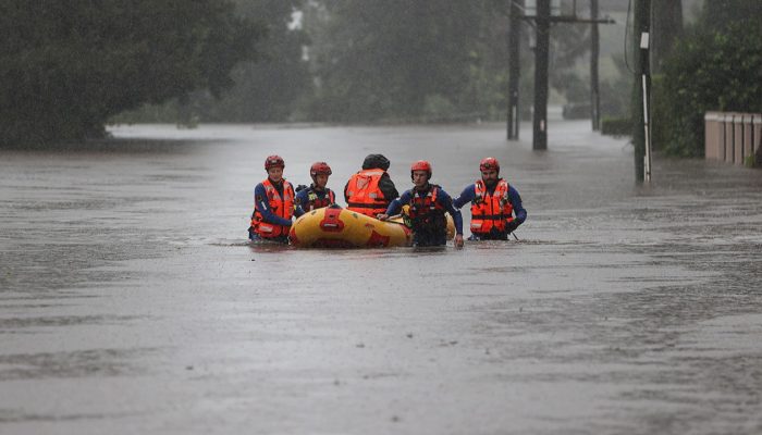 Satu orang tewas, ribuan orang didesak mengungsi saat wilayah timur laut Australia dilanda banjir
