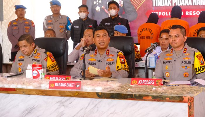 Kapolda Sulsel Rilis Pengungkapan Kasus Narkoba dan Pupuk Bersubsidi di Polres Sidrap