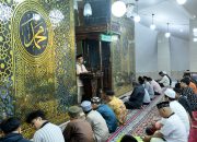 IAS Shalat Tarawih Perdana di Masjid Terapung, Suasana Khusyuk Sambut Ramadan