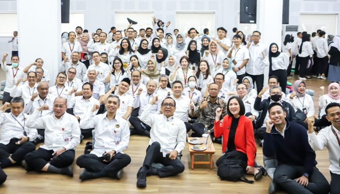 Menko PMK Inisiasi PMK Academy untuk Global Exposure, Pemanfaatan AI, hingga Work-Life Balance