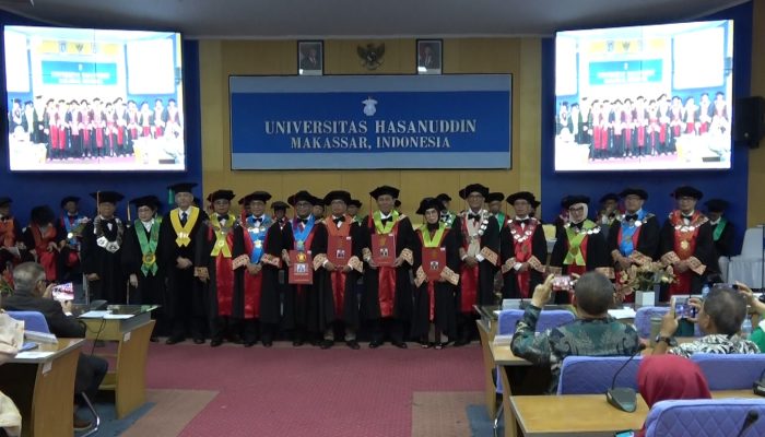Pengukuhan Spesialis Mata JEC Orbita Makassar sebagai Guru Besar Universitas Hasanuddin