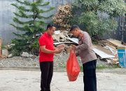 Kapolres Tolitoli Turun ke Jalan Bagi Takjil Jelang Buka Puasa