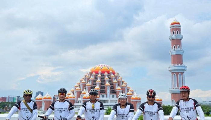 Kembalikan Kebugaran Pasca Libur Lebaran, Kabag Ops Brimob Polda Sulsel Pimpin Gowes Bersama