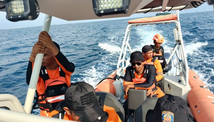 Penumpang KM Tidar Lompat ke Laut di Makassar, Tim SAR Masih Lakukan Pencarian