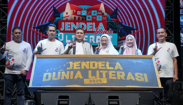 Hari Pendidikan Nasional, Munafri Ajak Generasi Muda Tingkatkan Minat Baca Lewat Literasi