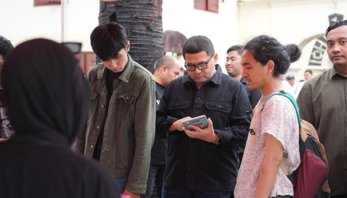 Wali Kota Makassar Bacakan Puisi di MIWF 2025, “Pulang ke Dapur Ibu” Sentuh Hati Penonton