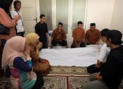 Aliyah Mustika Ilham Melayat ke Rumah Duka Almarhum Gafni Gaffar