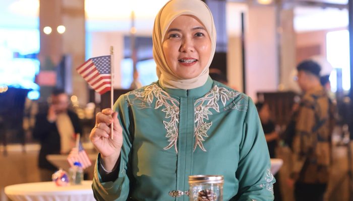 Aliyah Mustika Ilham Hadiri Perayaan 249 Tahun Kemerdekaan Amerika Serikat di Surabaya