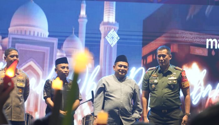 Wali Kota Makassar Lepas Peserta Pawai Obor Festival Muharram di Masjid Al-Markaz