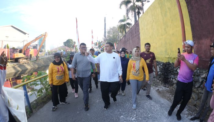 Tekankan Kebersihan Lingkungan, Wali Kota Munafri Pimpin Kerja Bakti di Kanal Jongaya