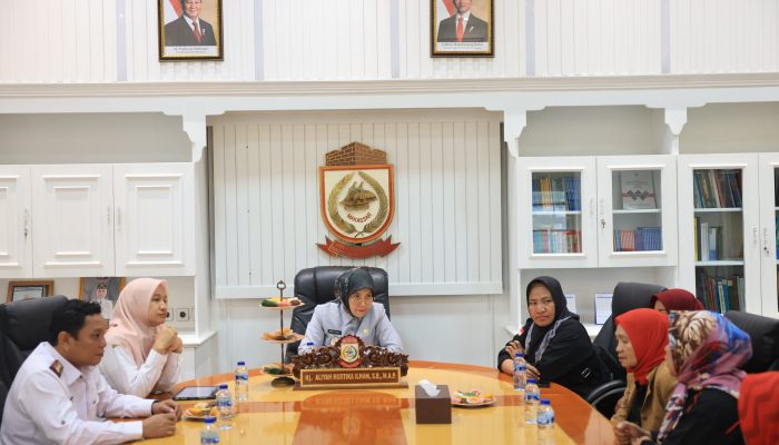 Aliyah Mustika Ilham Tanggapi Langsung Keluhan PPDB Warga Prasejahtera