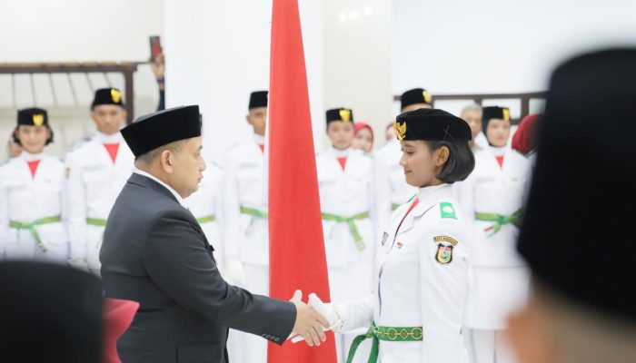 Kukuhkan Paskibraka 2025, Munafri Tekankan Semangat  dan Mental Tangguh