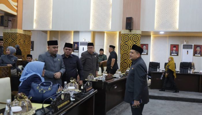 Bukan Kabur, DPRD dan Wali Kota Selesai Paripurna Sebelum Aksi Anarkis