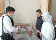 Peduli Aparatnya, Wali Kota dan Wawali Makassar Berikan Santunan ke Agung Setiawan