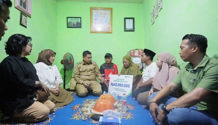Appi–Aliyah Tunjukkan Kepedulian, Santuni Korban dan Jenguk Satpol PP di ICU