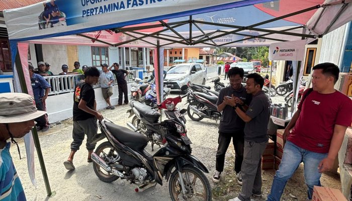 Pertamina Patra Niaga Sulawesi dan Pertamina Lubricants Gelar Program Ganti Oli Gratis Bagi Warga di Poso