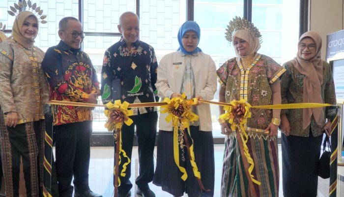 Aliyah Mustika Ilham Apresiasi Perhimpunan Dokter Anti Penuaan Gelar IndAAC Sulawesi 2025