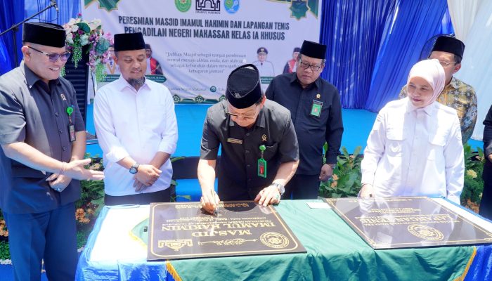 Aliyah Mustika Ilham Hadiri Peresmian Masjid dan Lapangan Tenis Pengadilan Negeri Makassar