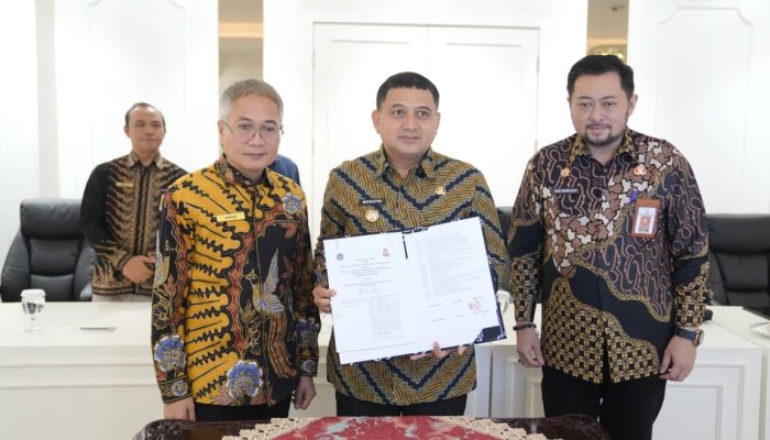 Wali Kota Makassar Tandatangani PKS Tripartit Optimalisasi Pemungutan Pajak Pusat-Daerah