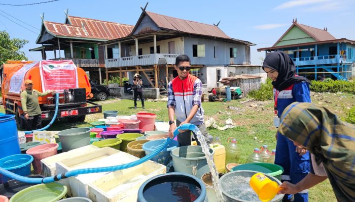 Pertamina Patra Niaga Sulawesi Salurkan 240 Ribu Liter Air Bersih untuk Warga Terdampak Kekeringan di Maros