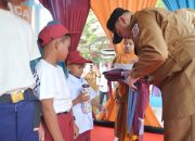 Pemkot Makassar Salurkan Seragam Sekolah Gratis bagi 150 Siswa di Kepulauan Sangkarang