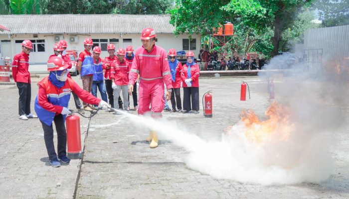 Pertamina Patra Niaga Sulawesi Perkuat Ketangguhan Masyarakat Melalui Refreshment Drill Kampung Safety