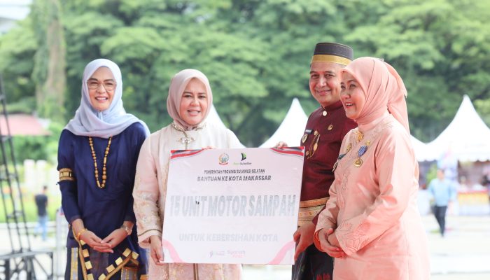 Momentum HUT ke-418, Pemkot Makassar Salurkan Beasiswa dan Penghargaan bagi Warga Teladan