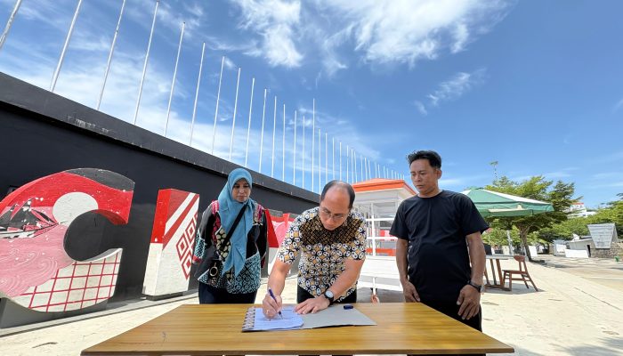 Pantai Losari Ditata Ulang, Gerobak Pisang Epe Kini Lebih Rapi dan Seragam