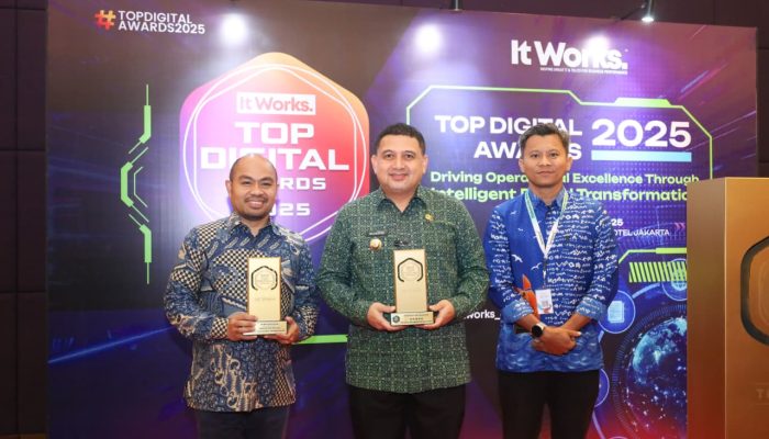 Pemkot Makassar Raih Golden Trophy Top Digital Awards 2025, Bukti Transformasi Digital Berjalan Melesat