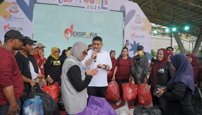 Makassar Funwalk 2025, Wali Kota Ajak RT/RW Pungut Sampah Sambil Berolahraga