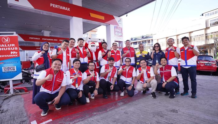 Santa Claus Hadir di SPBU Pertamina Manado, Rayakan Natal Bersama Pelanggan