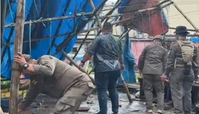 Makassar Tertibkan PKL di Poros BTP, Puluhan Lapak Dipindahkan dari Trotoar dan Drainase