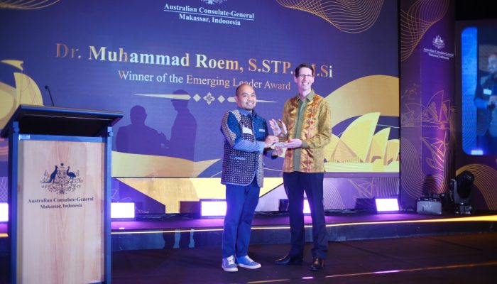 Ukir Prestasi Internasional, Kepala Diskominfo Makassar Muhammad Roem Raih Emerging Leader Award dari Konsulat Australia