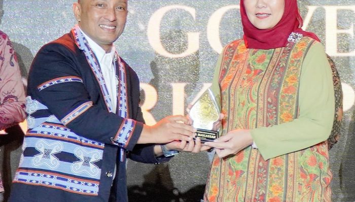 Makassar Raih Best Adoption Government Marketplace 2025, Aliyah Mustika Ilham Terima Penghargaan di Yogyakarta