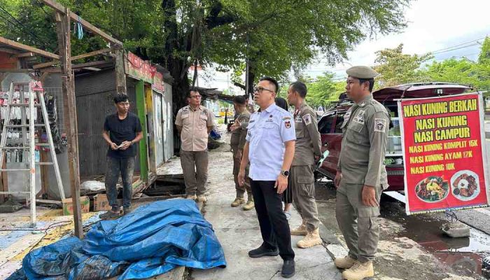 Langgar Perda Ketertiban Umum, 19 Lapak PKL di Depan UIN Alauddin Dibongkar