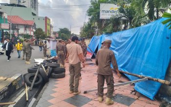 Pemkot Makassar Tertibkan PKL di Trotoar Jalan Maipa–Datu Museng, Puluhan Lapak Direlokasi