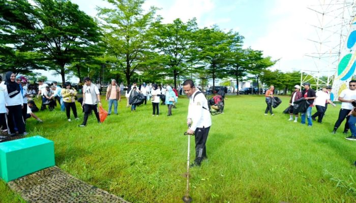 Gubernur Sulsel Gaungkan Anti Mager dan Gerakan ASRI Lewat Jalan Sehat dan Aksi Lingkungan