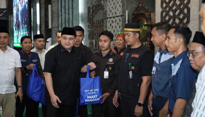 Setahun Memimpin, Munafri Minta Doa Warga saat Safari Ramadan di Al Markaz