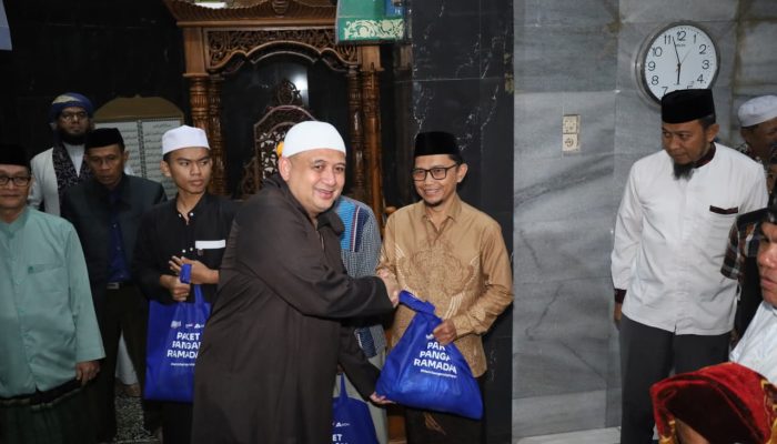 Safari Ramadan Hari Kelima, Munafri Salat Subuh di Wajo dan Ingatkan Soal Pohon Rawan Tumbang