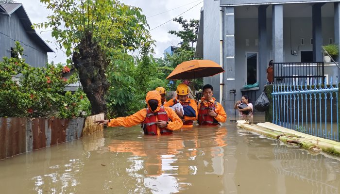 Diguyur Hujan Deras, Sejumlah Titik di Makassar Terendam, BPBD Turunkan TRC dan Dirikan Posko