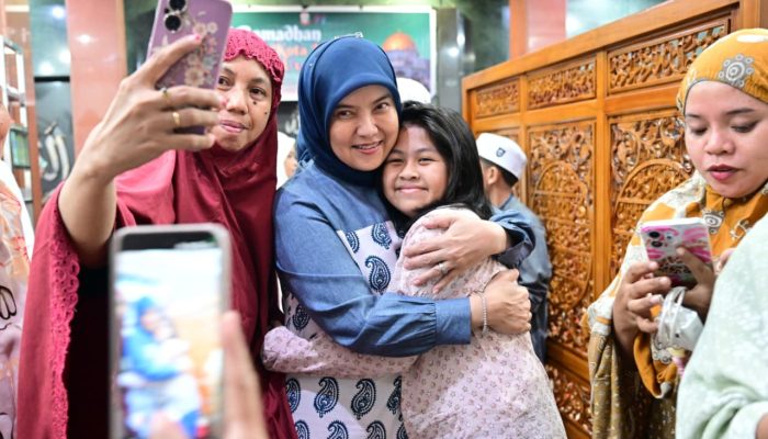 Wawali Makassar Aliyah Mustika Ilham Tarawih Bersama Warga di Masjid Nurul Jihad Toddoppuli