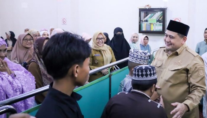 Safari Ramadan di Masjid Manararul Musyafir, Wali Kota Makassar Ajak Warga Jaga Kondusivitas di 10 Malam Terakhir