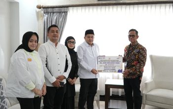 Pemkot Makassar dan Taspen Serahkan Santunan Rp119 Juta untuk Keluarga Almarhum Eks Asisten I