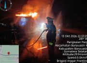Truk Paket J&T Terbakar di Jalur Palembang–Jambi, Polisi Sempat Tutup Arus